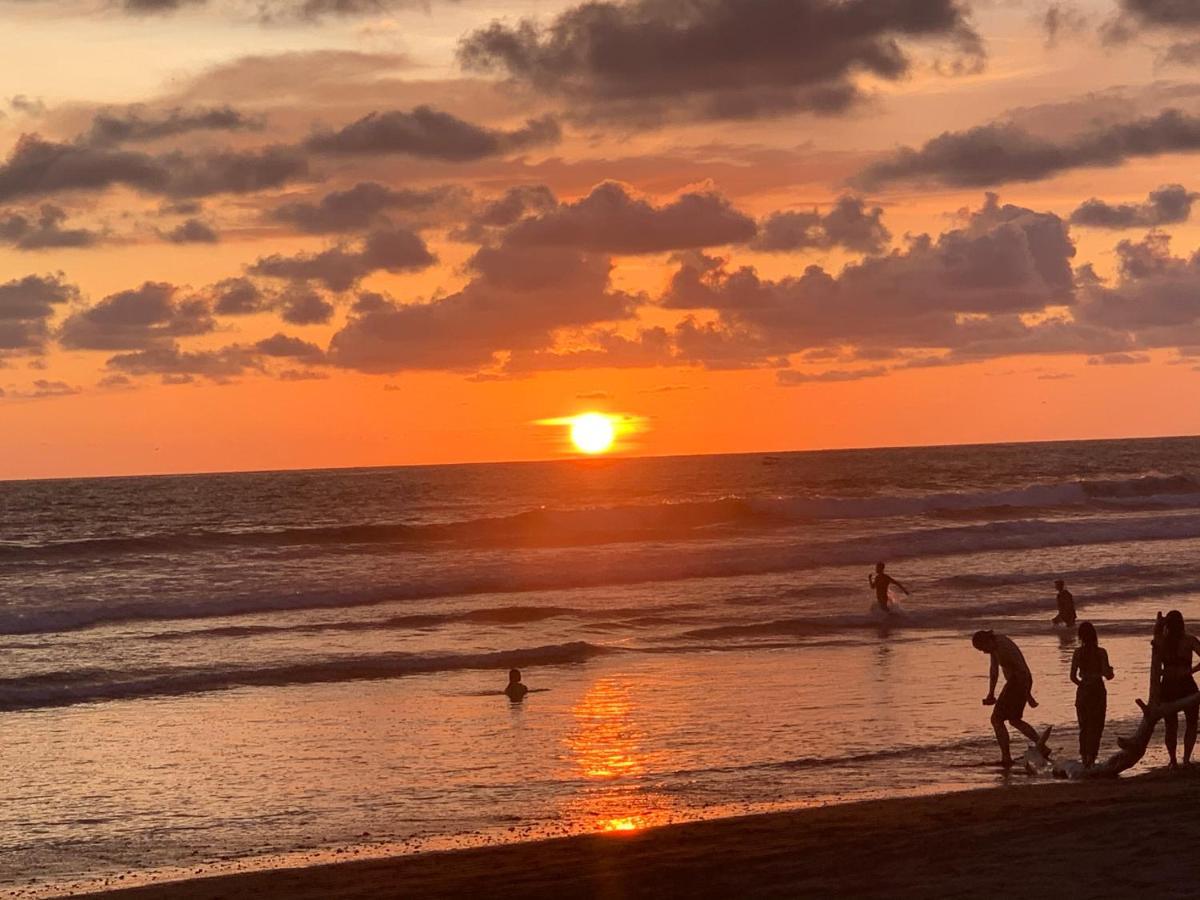 Miguel Surf Camp Hotel Quepos Ngoại thất bức ảnh