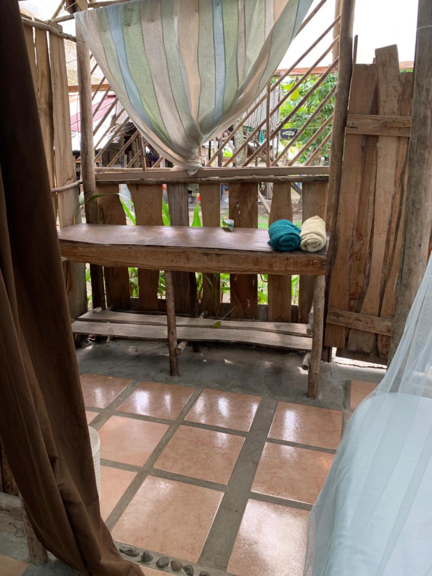 Miguel Surf Camp Hotel Quepos Ngoại thất bức ảnh
