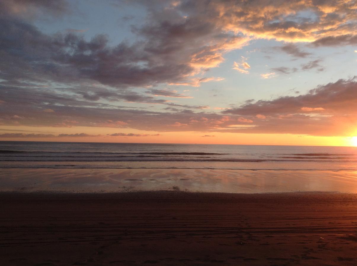 Miguel Surf Camp Hotel Quepos Ngoại thất bức ảnh
