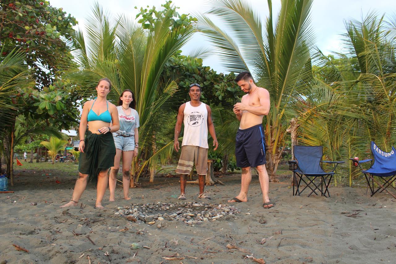 Miguel Surf Camp Hotel Quepos Ngoại thất bức ảnh